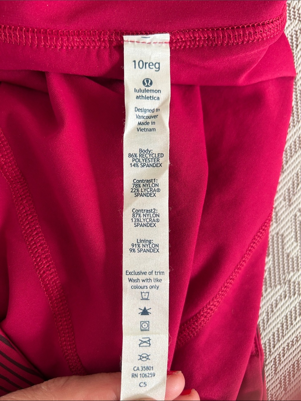 Lululemon Pace Setter Pleated Skirt Regular Rare Size 10 - Picture 3 of 4